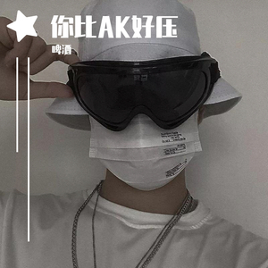 贱狗奴跪下舔脚扇巴掌
