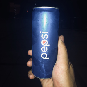 贱狗奴跪下舔脚扇巴掌
