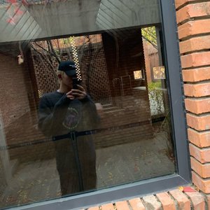 贱狗奴跪下舔脚扇巴掌
