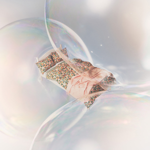 贱狗奴跪下舔脚扇巴掌
